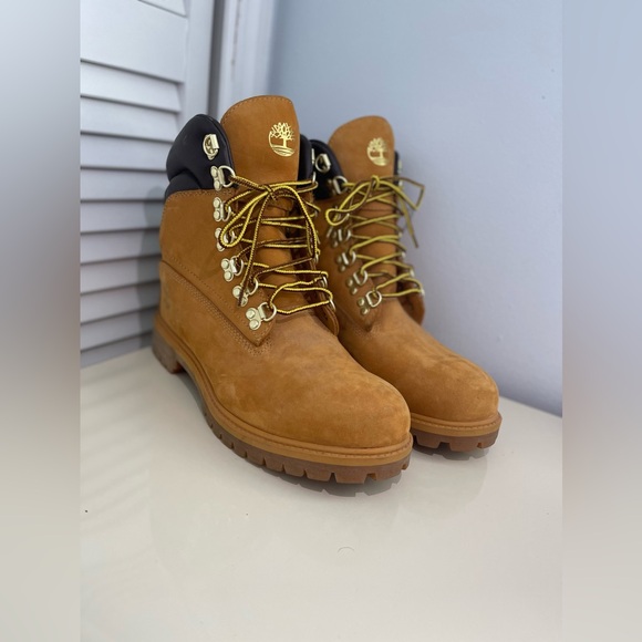 Timberland boots in Size  9.5 US Premium Boots for Men - Wheat - Picture 4 of 6